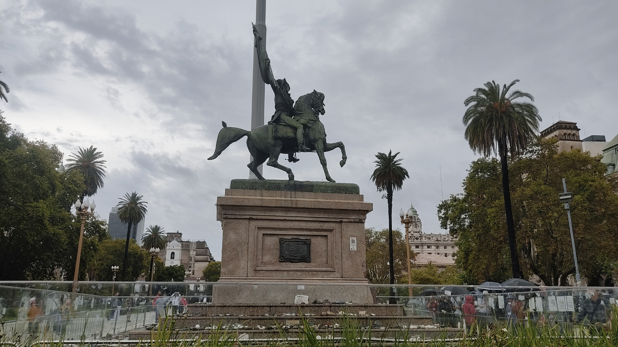 Monumento al General Manuel Belgrano en plazo de mayo