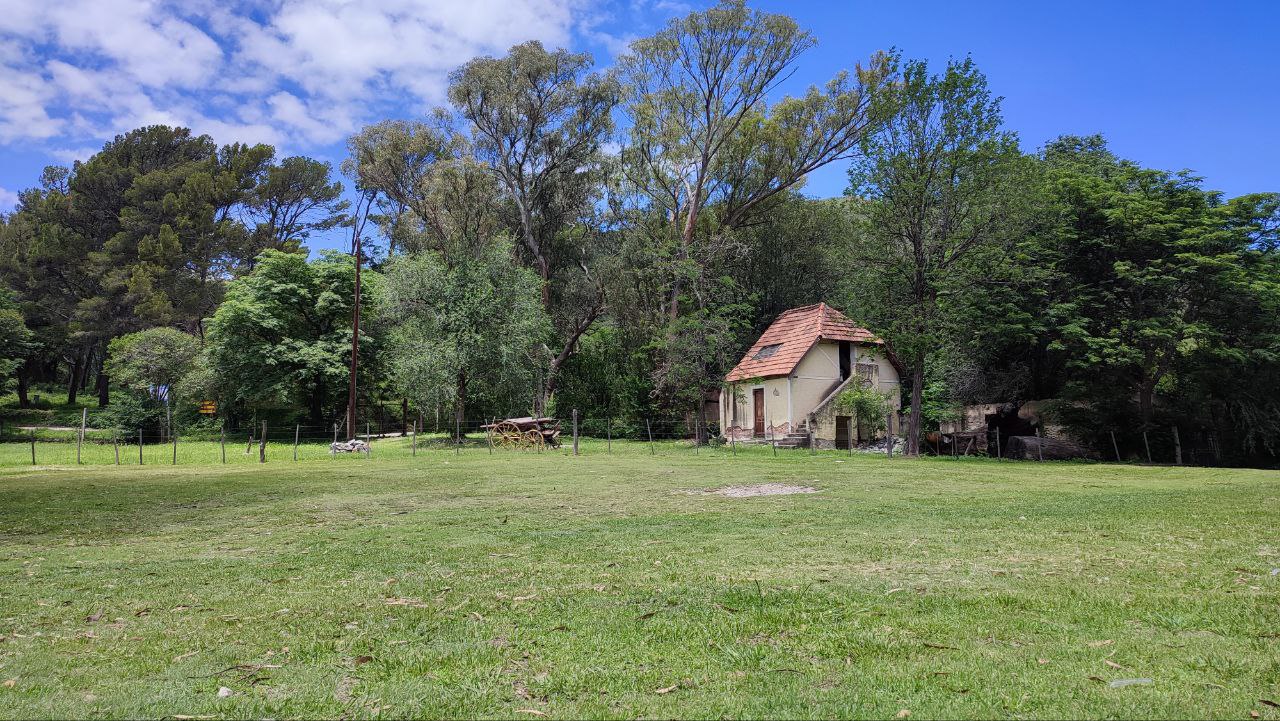 Visitá el Hotel Edén en La Falda, Córdoba - Caminando Argentina